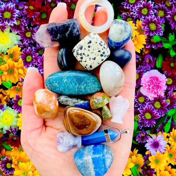 Premium Crystal Confetti - Picture 1 of 3